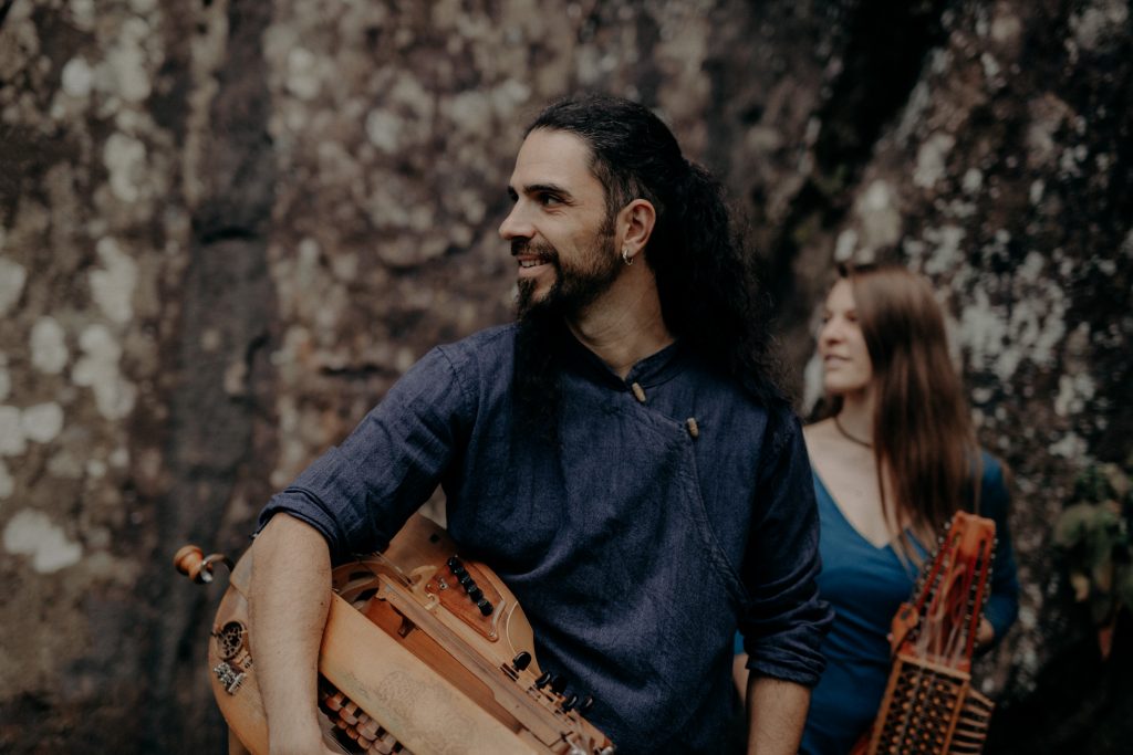 © Claire Huteau 2021 -Vóden - Musique de Scandinavie et des Balkans- nyckelharpa, vielle à roue