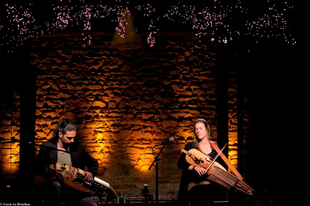 Vóden. David Sévérac. Marguerite Lersteau. Musiques de Scandinavie et des Balkans. Nyckelharpa, vielle à roue, chant, kaval.